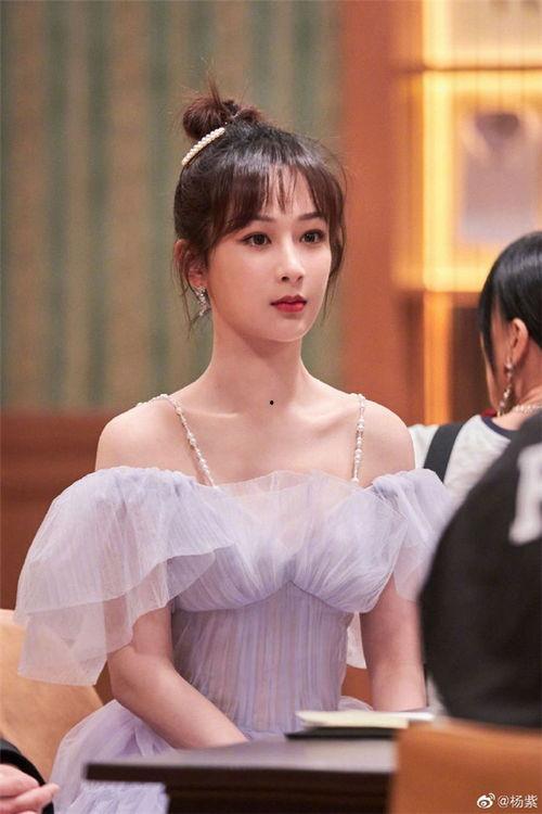 杨紫娱乐吃瓜